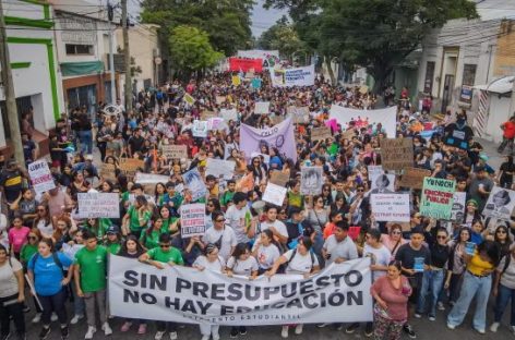 MASIVA MARCHA EN LA RIOJA RECLAMÓ POR FINANCIAMIENTO A UNIVERSIDADES PÚBLICAS