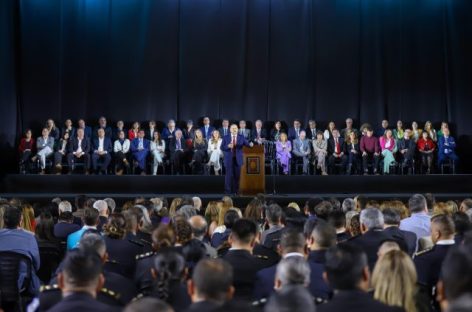 LA OPOSICIÓN CRITICÓ A CORO EL ACTO POR LA JURA DE LA NUEVA CONSTITUCIÓN