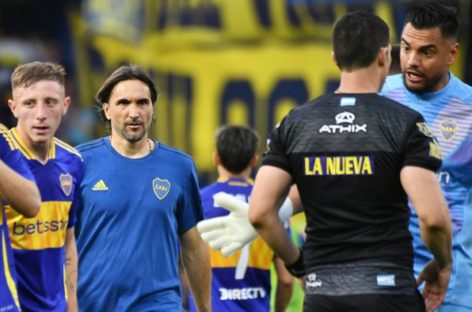 TRAS PERDER EL SUPERCLÁSICO, DIEGO MARTÍNEZ TIENE UN PIE AFUERA DE BOCA