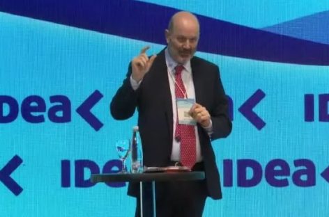 STURZENEGGER ANTICIPÓ MÁS AJUSTE Y LE DIJO A EMPRESARIOS: «NO NOS PIDEN MÁS BAJAR IMPUESTOS, SINO BAJAR EL GASTO»