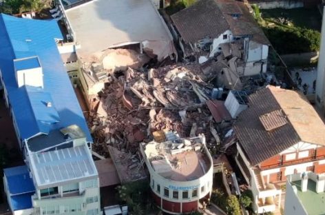 SE DERRUMBÓ UN HOTEL EN VILLA GESELL. HAY UN MUERTO Y AL MENOS 10 PERSONAS DESAPARECIDAS