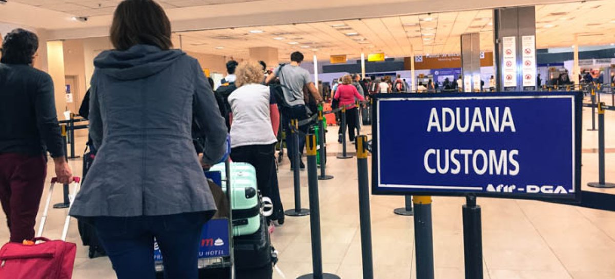 QUE PODES COMPRAR Y TRAER CUANDO VIAJAS AL EXTERIOR Y QUÉ NO DESDE 2025