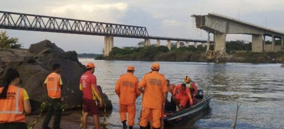 NUEVA TRAGEDIA EN BRASIL. SE DERRUMBÓ UN PUENTE, MURIERON DOS PERSONAS Y HAY 16 DESAPARECIDOS