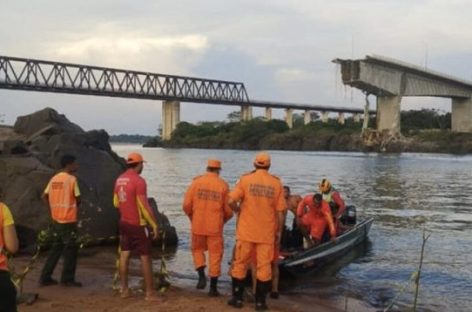 NUEVA TRAGEDIA EN BRASIL. SE DERRUMBÓ UN PUENTE, MURIERON DOS PERSONAS Y HAY 16 DESAPARECIDOS