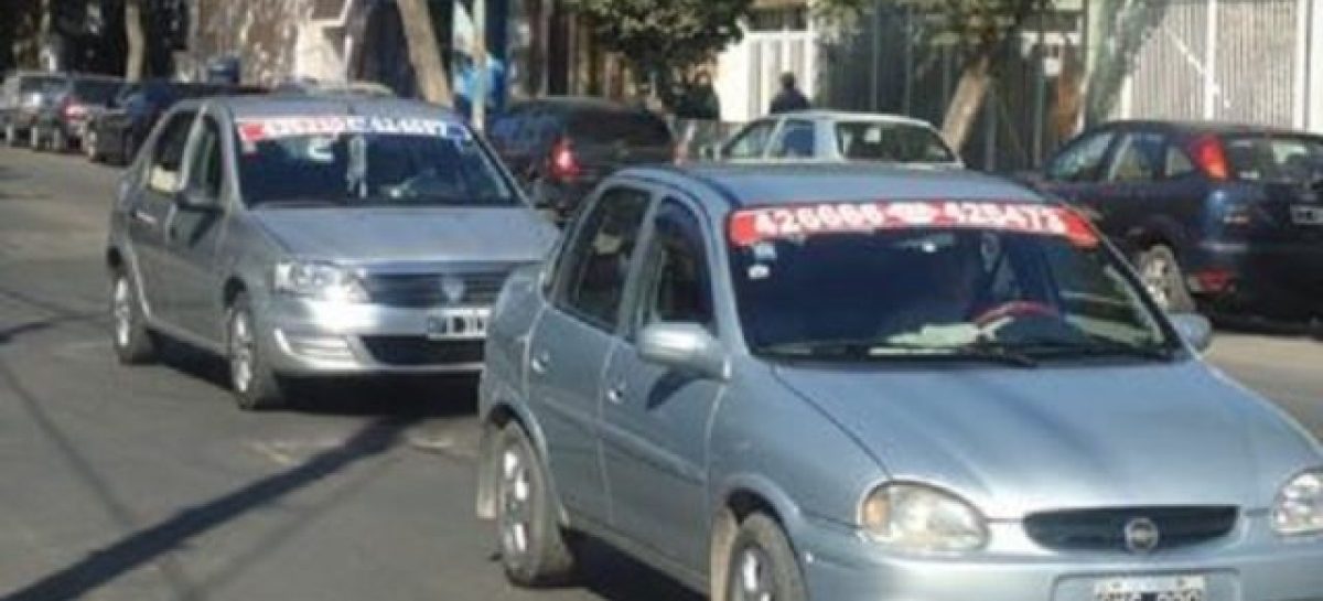 CONFLICTO ENTRE TAXIS Y REMISES POR UN PARADA: EXIGEN ANULARLA