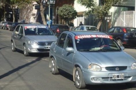 CONFLICTO ENTRE TAXIS Y REMISES POR UN PARADA: EXIGEN ANULARLA