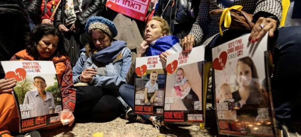 ISRAEL CONFIRMÓ QUE HAMAS ENTREGÓ LOS CUERPOS DE ARIEL Y KFIR BIBAS PERO EL TERCERO NO ES DE SHIRI BIBAS