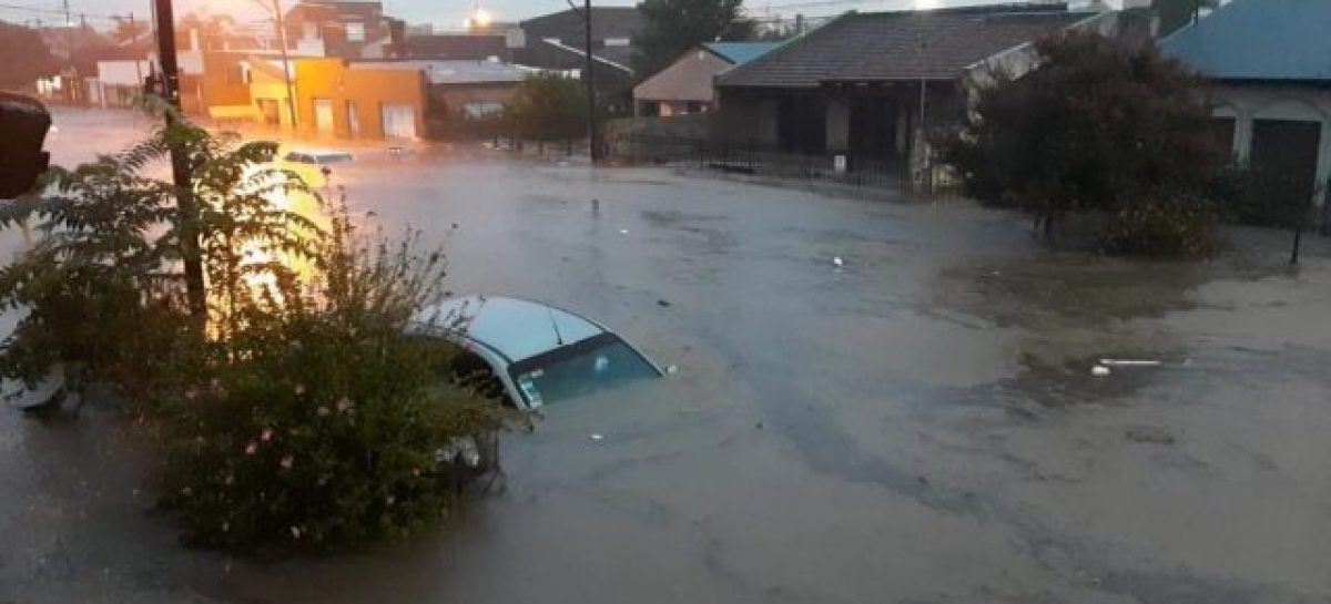 VIOLENTO TEMPORAL EN BAHÍA BLANCA: CIENTOS DE FAMILIAS EVACUADAS Y HOSPITALES INUNDADOS