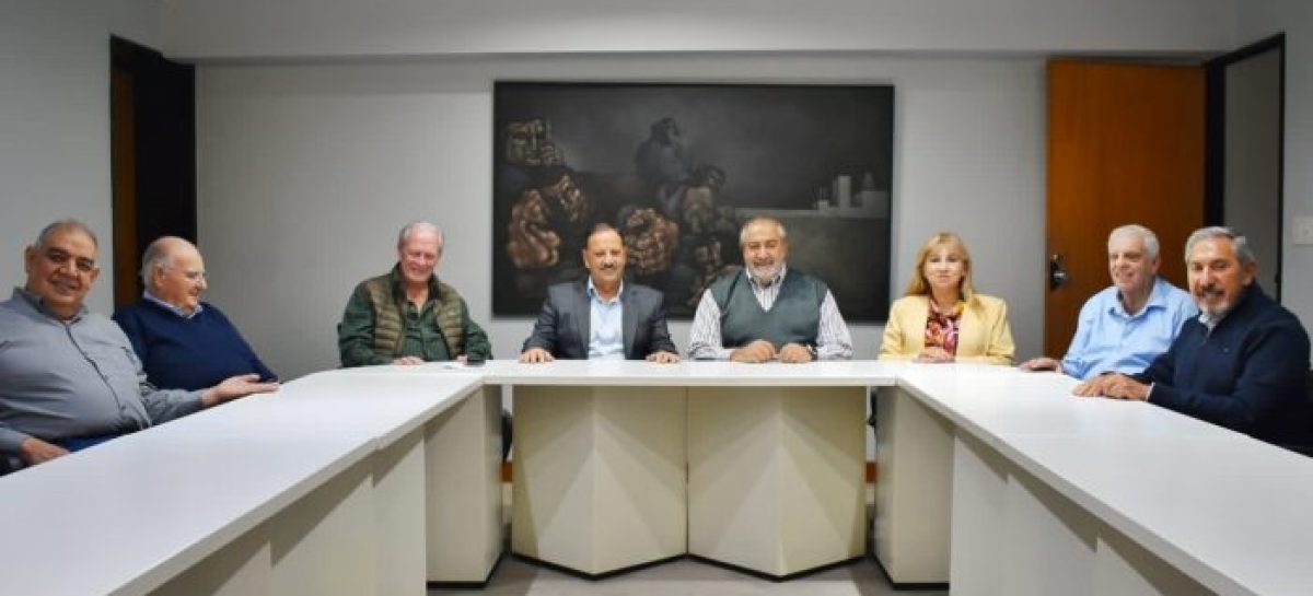 QUINTELA RECLAMÓ UNA DEUDA «MAYOR A $800 MIL MILLONES» DE NACIÓN