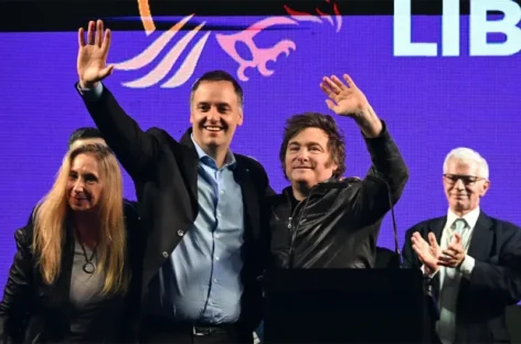 LLA AVANZA VENCIÓ AL PRO: MILEI LE GANÓ LA PULSEADA A MACRI