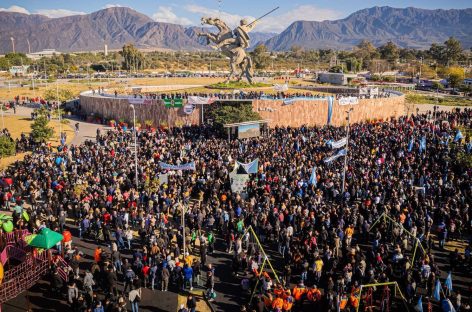 LA RIOJA TUVO SU MARCHA EN RESPALDO A CFK ENCABEZADA POR EL PJ Y GREMIOS