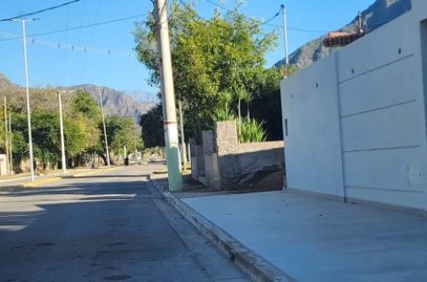 EL MUNICIPIO INTIMÓ A FRENTISTAS DE AVENIDA SAN FRANCISCO POR INVADIR LA LÍNEA MUNICIPAL