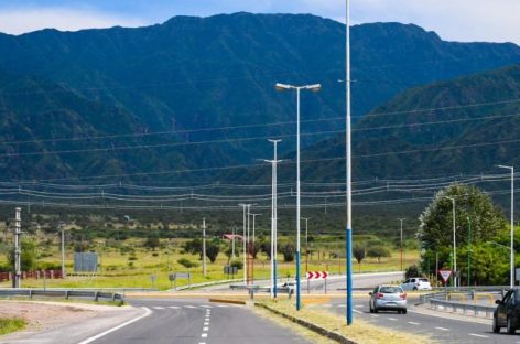 CAPITAL. CULMINÓ EL ASFALTO EN AV. LOS CACTUS Y SE AVANZA CON ILUMINACIÓN