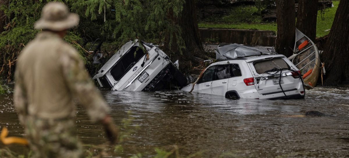 EEUU. INUNDACIONES EN TEXAS CAUSARON 82 MUERTES Y HAY MÁS DE 40 PERSONAS DESAPARECIDAS