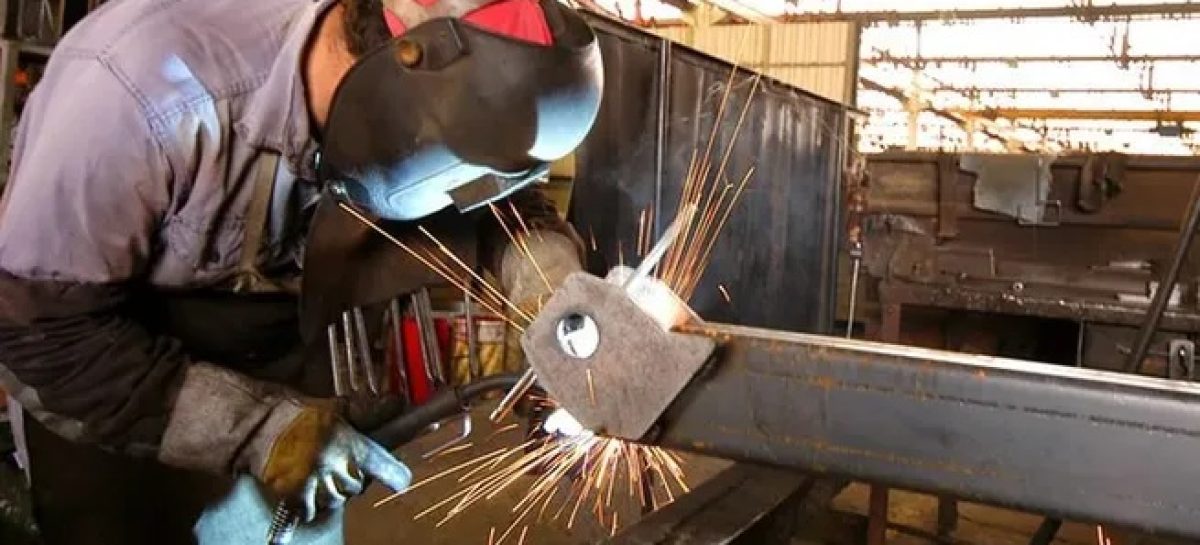 LA INDUSTRIA CAYÓ FUERTE EN JUNIO Y LAS PYMES ALERTAN SOBRE LA CRISIS EN EL SECTOR
