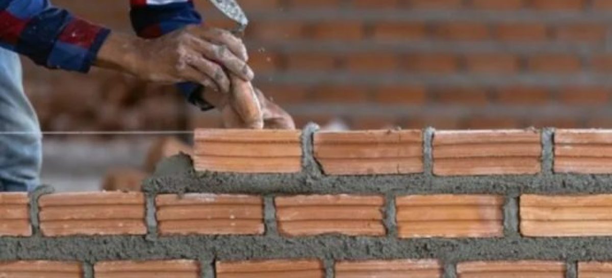 CONSTRUCCIÓN. EN DOS AÑOS EL EMPLEO FORMAL CAYÓ DE 2.000 A 821 OBREROS
