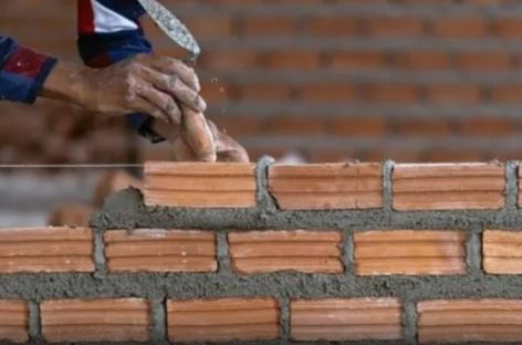 CONSTRUCCIÓN. EN DOS AÑOS EL EMPLEO FORMAL CAYÓ DE 2.000 A 821 OBREROS