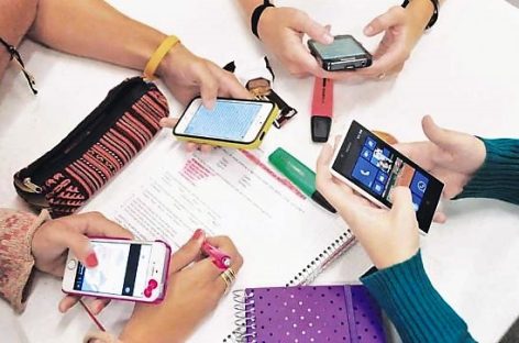 IMPULSAN LA PROHIBICIÓN DE CELULARES EN ESCUELAS PRIMARIAS RIOJANAS