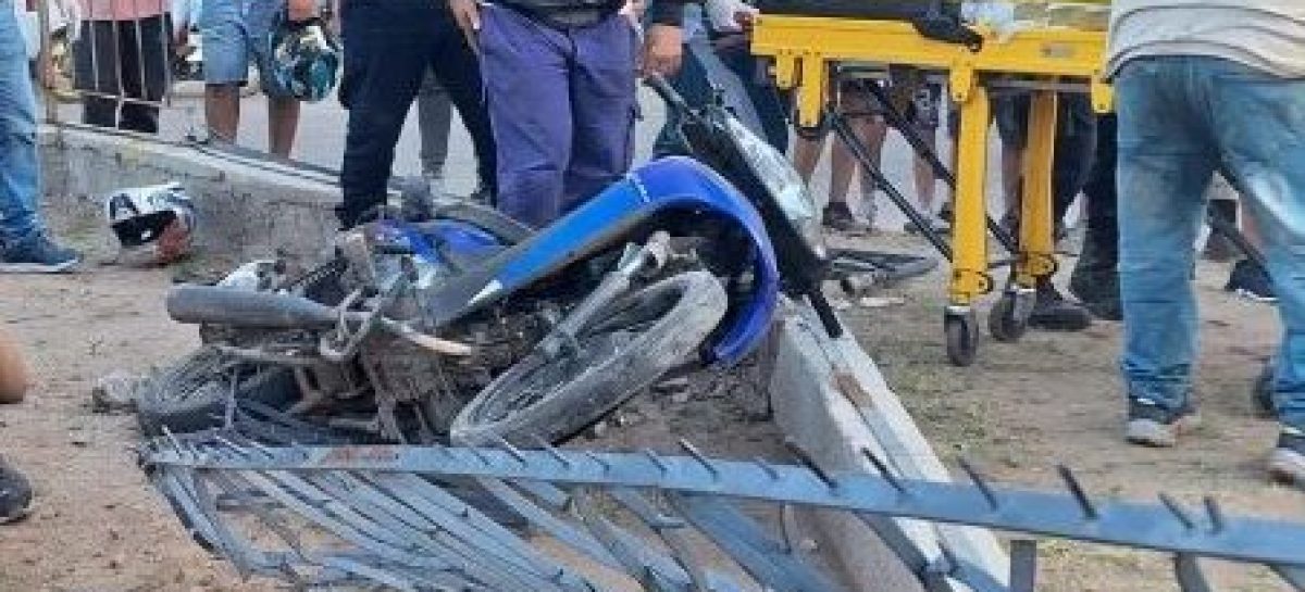 CHOCARON CONTRA LA ROTONDA DE PADERCITAS: UN HERIDO MUY GRAVE