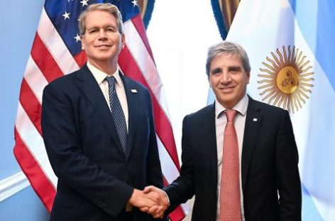 ARGENTINA Y EEUU FIRMARON EL SWAP POR USD 20.000 MILLONES PARA ESTABILIZAR EL TIPO DE CAMBIO