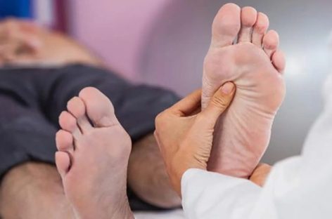 EL CUIDADO DE LOS PIES, EL CALOR Y EL PROBLEMA DEL CALZADO QUE USAMOS