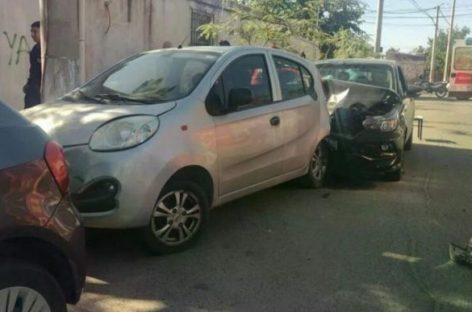 CHOQUE MÚLTIPLE EN BARRIO EVITA DEJÓ COMO SALDO UNA MUJER CON HERIDAS LEVES