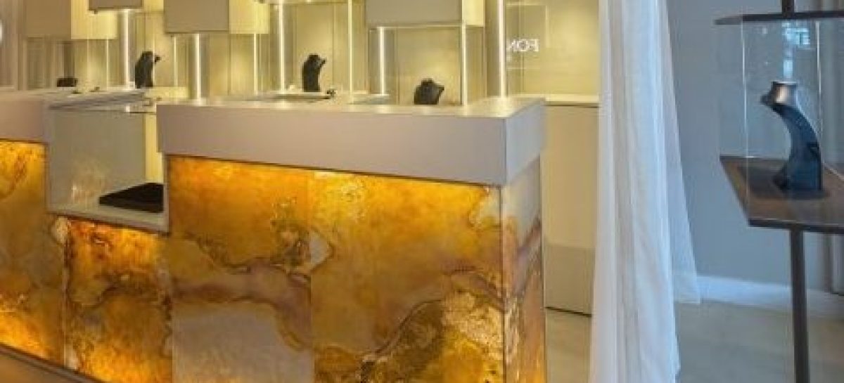 LA TRADICIONAL JOYERÍA FONTEÑEZ INAUGURÓ NUEVO LOCAL