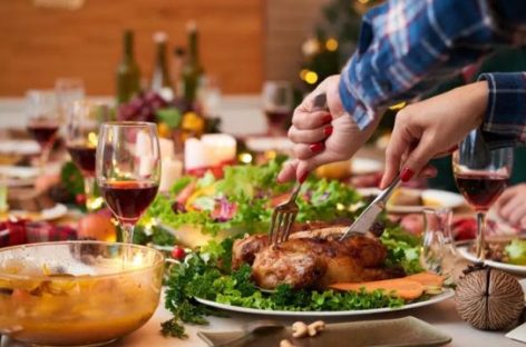 FIESTAS. CÓMO EVITAR LOS EXCESOS CON LAS COMIDAS Y PASARLA BIEN