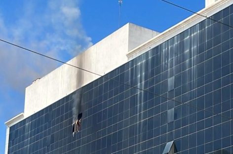 SE INCENDIÓ UN SECTOR DEL NAINDO Y DEBIERON EVACUAR A HUÉSPEDES