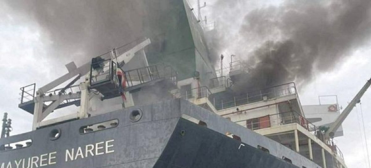 ESTRECHO DE ORMUZ. AL MENOS TRES BUQUES ATACADOS Y EL PETROLEO SIGUE EN ALZA