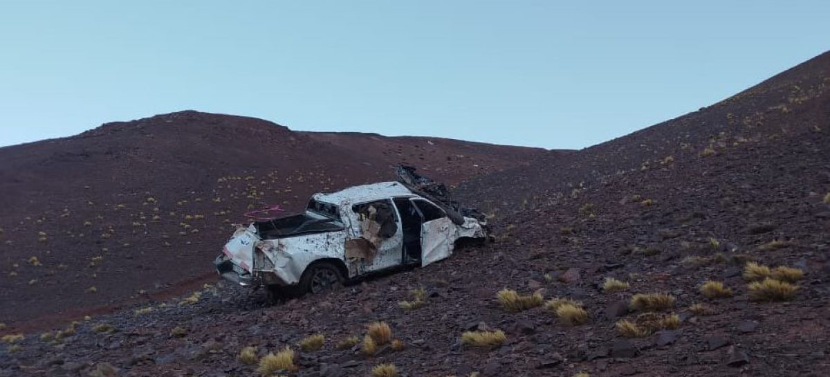GRAVE VUELCO DE CAMIONETA QUE REALIZABA TRABAJOS PARA MINERA
