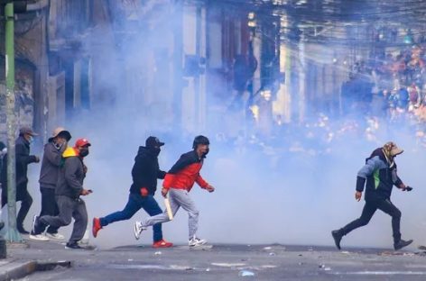 DISTURBIOS EN BOLIVIA. MANIFESTANTES EXIGEN LA RENUNCIA DE RODRIGO PAZ EN MEDIO DE LA CRISIS ECONÓMICA