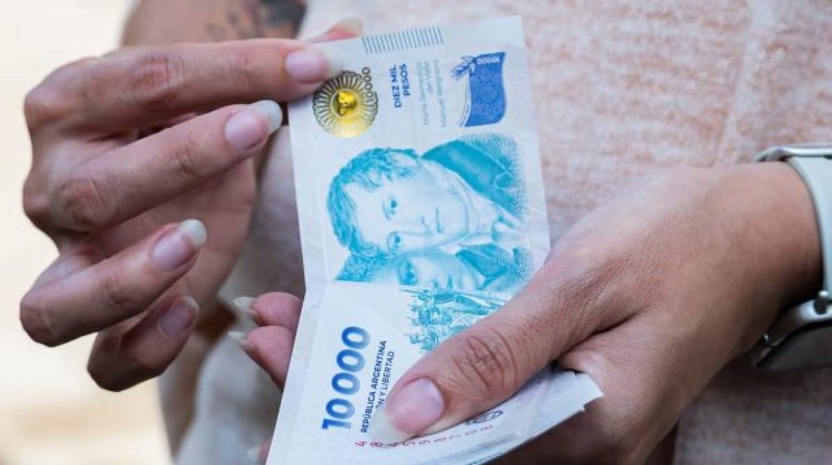 EN MARZO LOS SALARIOS REGISTRADOS VOLVIERON A PERDER CONTRA LA INFLACIÓN