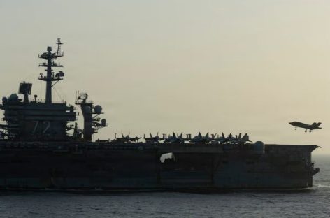 DOS DESTRUCTORES DE EEUU ENTRARON AL GOLFO PARA ROMPER EL BLOQUEO EN ORMUZ E IRÁN LES LANZÓ MISILES