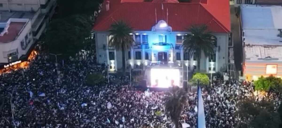ARGENTINA ES FINALISTA Y LA RIOJA FESTEJÓ MASIVAMENTE