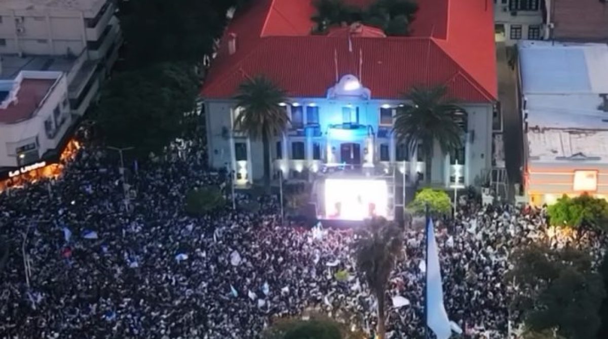 ARGENTINA ES FINALISTA Y LA RIOJA FESTEJÓ MASIVAMENTE