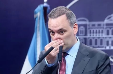 EN DOS AÑOS Y MEDIO, ADORNI CONSUMIÓ $139 MILLONES EN TARJETAS