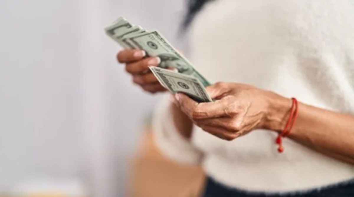 EL BCRA HABILITÓ EL PAGO DE SALARIOS EN DÓLARES A TRAVÉS DE LAS CUENTAS SUELDO