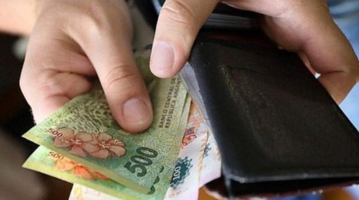 ENDEUDAMIENTO. «VAMOS A IR A FONDO CONTRA QUIENES APLIQUEN INTERESES USURARIOS»