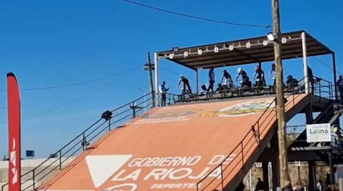 ACCIDENTE EN EL BMX. «FUERON SOLO RASPONES, ÍBAMOS A FONDO, NADIE AFLOJÓ Y NOS CAÍMOS»