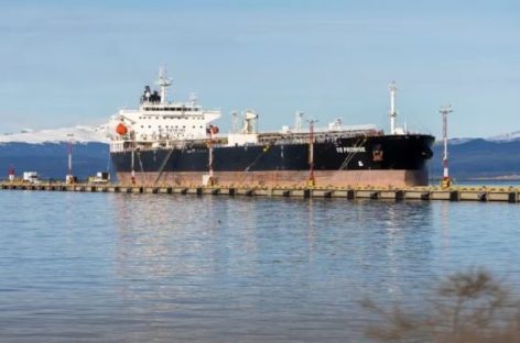 TIERRA DEL FUEGO DENUNCIÓ LA PRESENCIA DE UN BUQUE PETROLERO BRITÁNICO EN USHUAIA