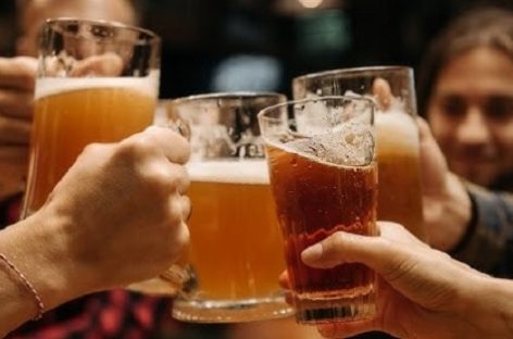 DÍA DE LA CERVEZA. «LA CERVEZA ES UN LUBRICANTE SOCIAL POR EXCELENCIA»