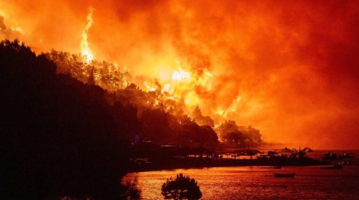 EUROPA SIN TREGUA. CON TEMPERATURAS DE INFIERNO SE DESATA OTRA OLA DE INCENDIOS DESDE ALEMANIA HASTA EL REINO UNIDO