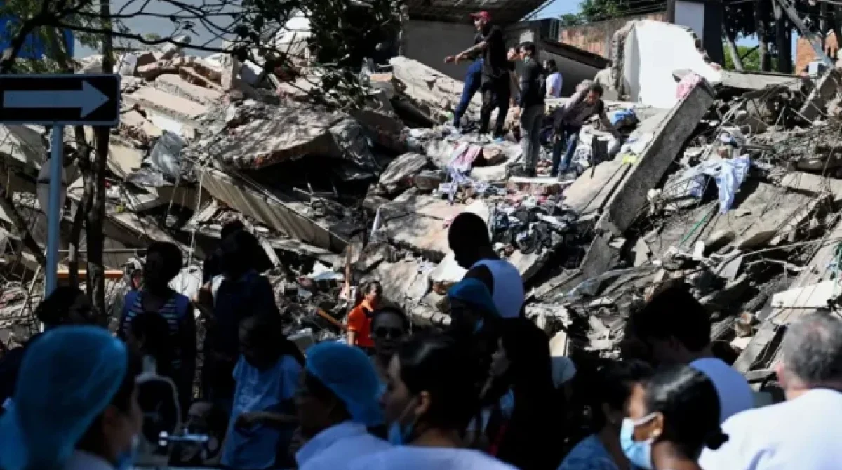 TERREMOTO EN COLOMBIA. AL MENOS 181 MUERTOS, 800 HERIDOS Y BUSCAN A 2.568 DESAPARECIDOS