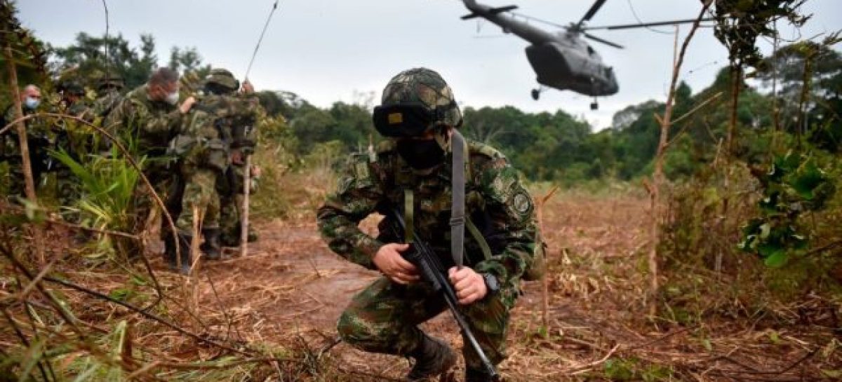 COLOMBIA. BOMBARDEO ORDENADO POR DE LA ESPRIELLA ABATIÓ A 20 GUERRILLEROS