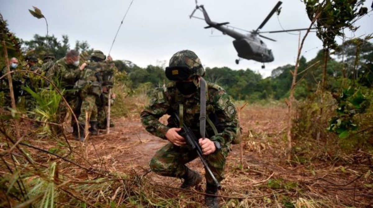 COLOMBIA. BOMBARDEO ORDENADO POR DE LA ESPRIELLA ABATIÓ A 20 GUERRILLEROS