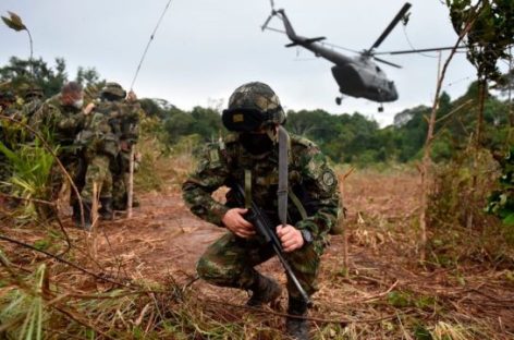 COLOMBIA. BOMBARDEO ORDENADO POR DE LA ESPRIELLA ABATIÓ A 20 GUERRILLEROS