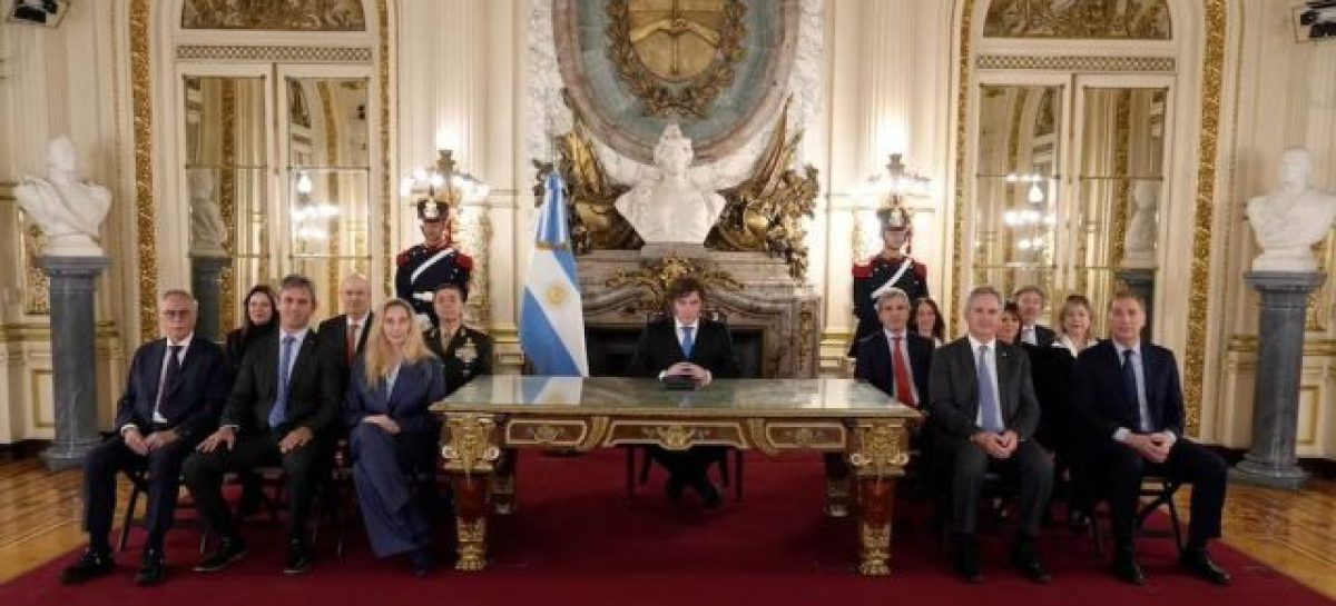 MILEI ANUNCIÓ LA CONSTRUCCIÓN DE UNA BASE NAVAL EN TIERRA DEL FUEGO Y SANCIONES A PETROLERAS QUE OPEREN EN MALVINAS