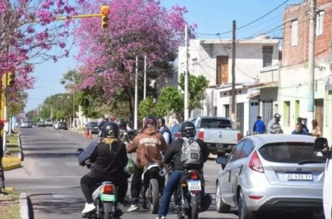 LAS MULTAS POR CRUZAR UN SEMÁFORO EN ROJO SUPERAN LOS $100.000