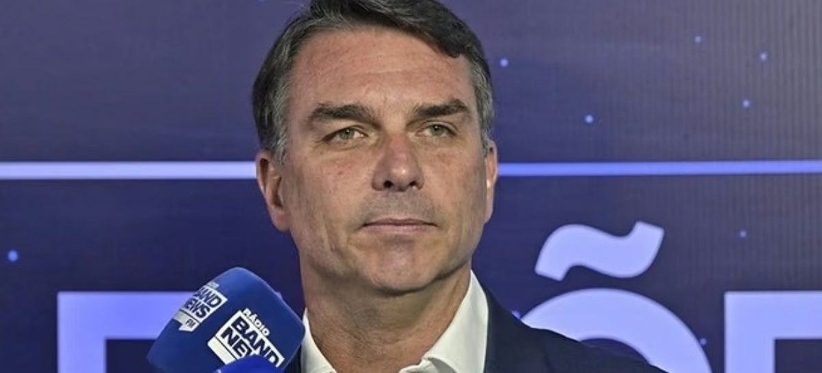 LA POLICÍA DE BRASIL INVESTIGA SI FLÁVIO BOLSONARO SE FUGÓ A ARGENTINA PARA VIAJAR A EEUU EN AVIÓN PRIVADO